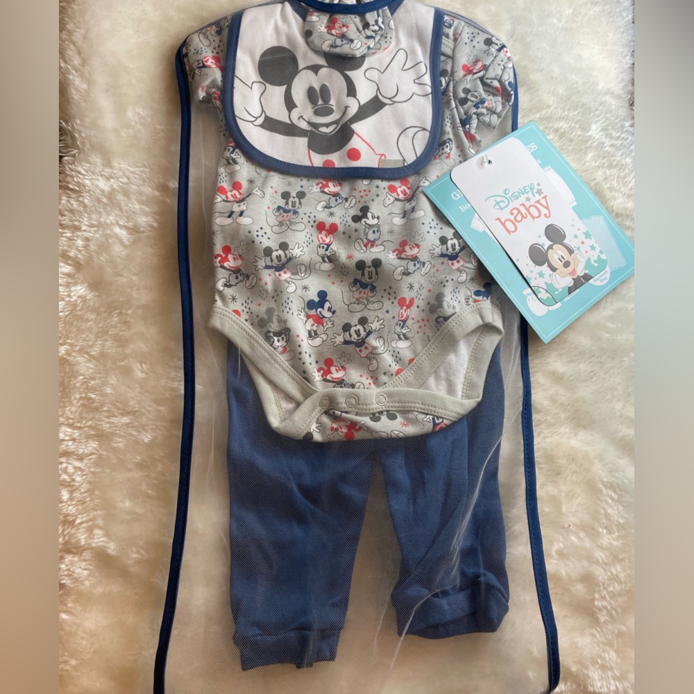 Disney Baby Mickey Mouse Gift Set ( Bodysuit, Pants, Bibs, Mits Reusable Bag)